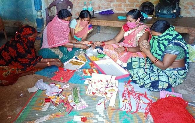 धान-चावल और लहसुन की राखियां